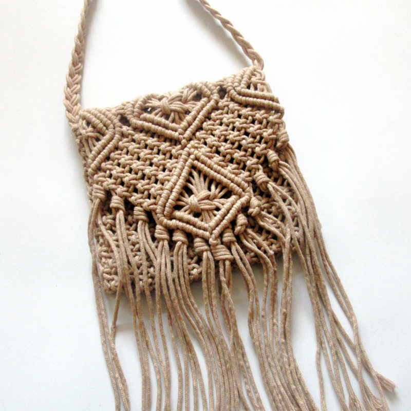 Brown tassel thread straw beach shoulder bag